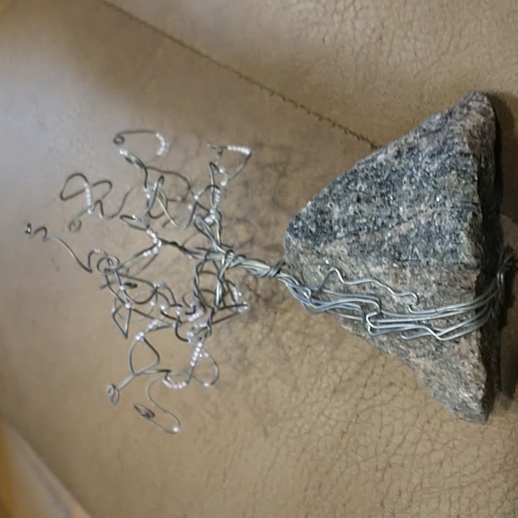 Hand crafted Tree of Life Wire Sculpture - Picture 5 of 8